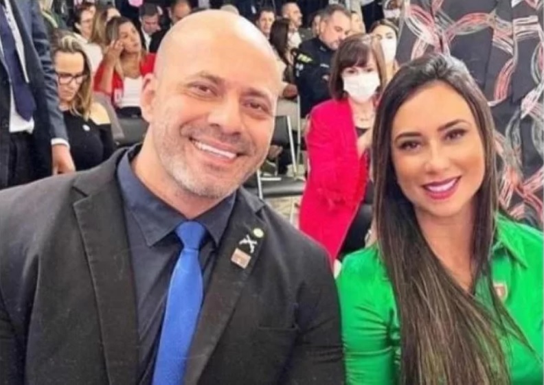 Advogado de Daniel Silveira Aciona Comissão de Direitos Humanos Após Intimação da PF a sua Esposa