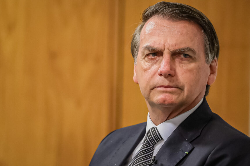 Bolsonaro cobra transparência sobre inquérito das urnas e nega golpe de Estado
