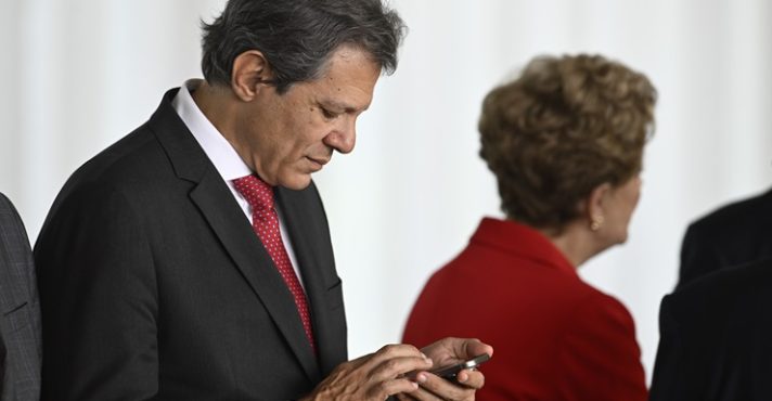 Haddad anuncia bloqueio de R$ 5 bilhões e medidas de corte de gastos para o próximo mês