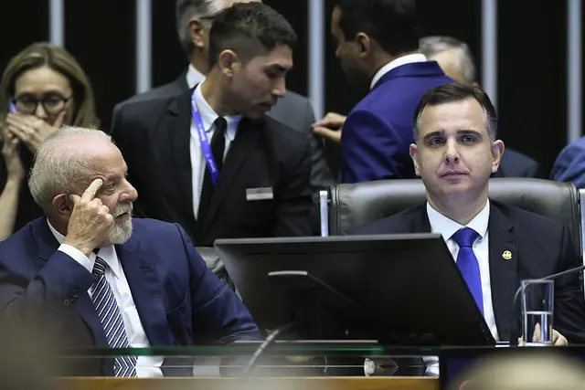 Reunião entre Lula e Pacheco não aprofunda discussão sobre corte de gastos.