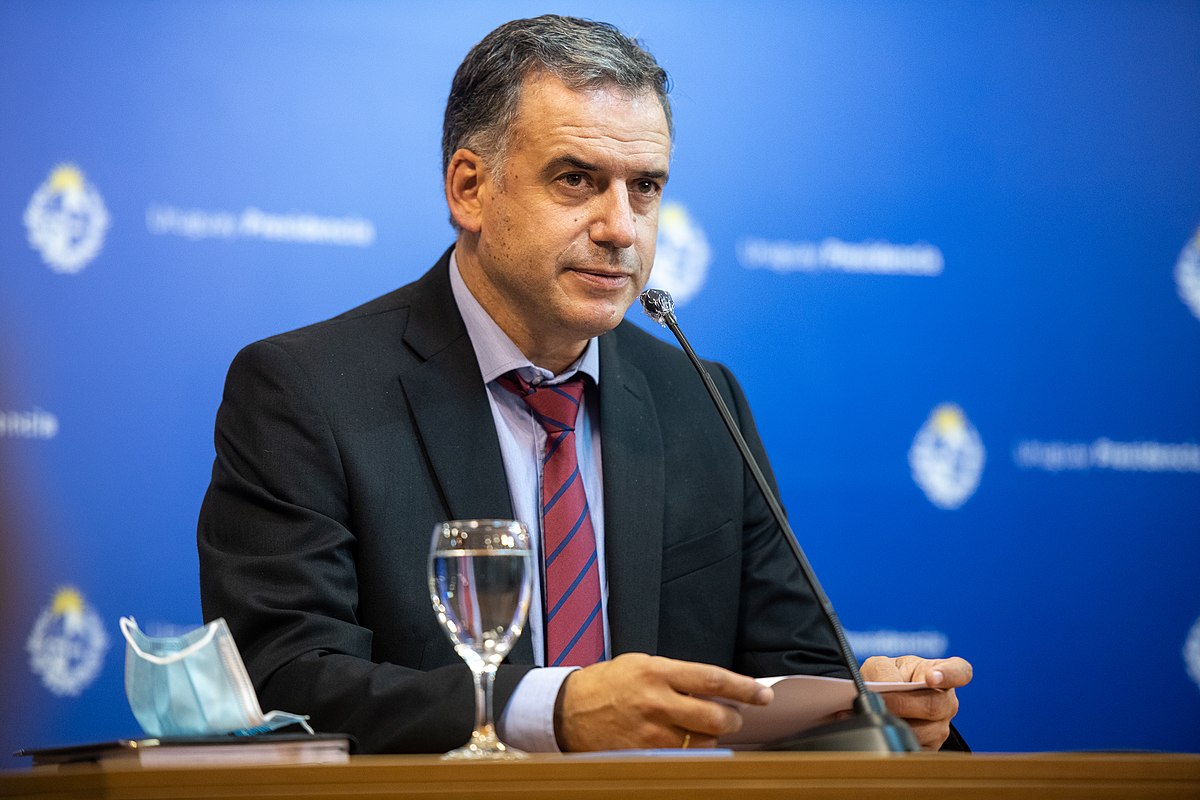 Yamandú Orsi é eleito presidente do Uruguai com apoio de Pepe Mujica e marca retorno da esquerda ao poder