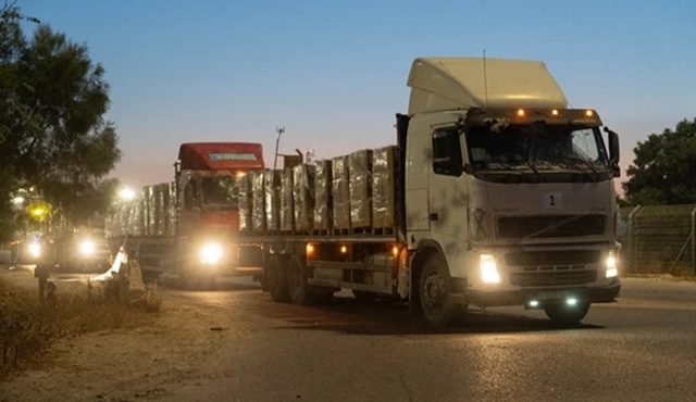 Saque de Caminhões de Ajuda Humanitária em Gaza: Uma Crise em Meio ao Desespero