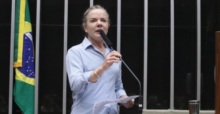 Gleisi Hoffmann é destaque ao vencer o quadro 'A Frase Mais Ridícula da Semana'