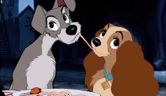 A Dama e o Vagabundo: Uma Reflexão sobre Amor e Liberdade em uma Noite de Natal