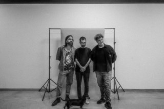 Explorando a Música: A Jibóia de Três Cabeças que Convida ao Dançar