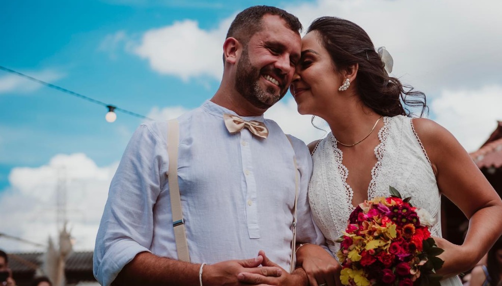 Apresentadora da Globo emociona ao revelar gravidez durante telejornal