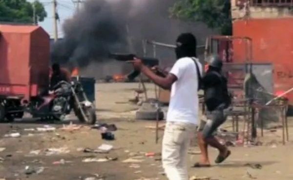 Massacre no Haiti: Líder de gangue ordena a morte de mais de 100 pessoas relacionadas ao vodu