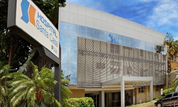 Confusão no velório: família descobre que parente estava viva após erro do hospital