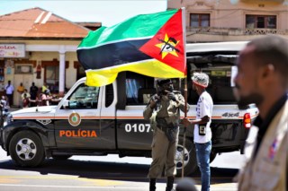 Nova fase de protestos em Moçambique: Governo impõe repressão após 76 mortos