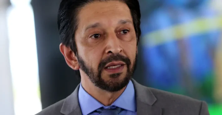 Prefeito Ricardo Nunes promete ação judicial contra mototáxi em São Paulo para evitar mortes no trânsito