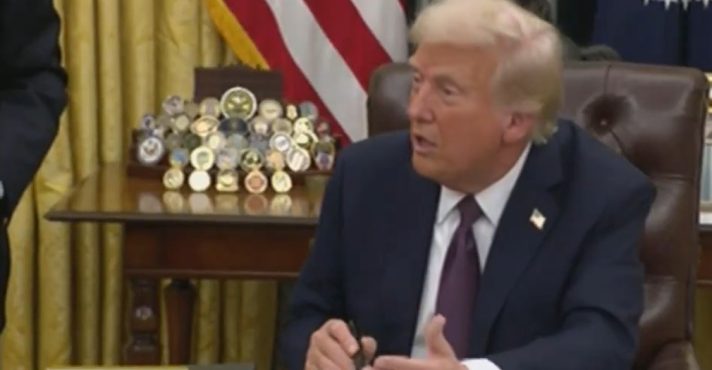 Trump enfatiza dependência do Brasil e perdoa manifestantes do Capitólio em ação de governo