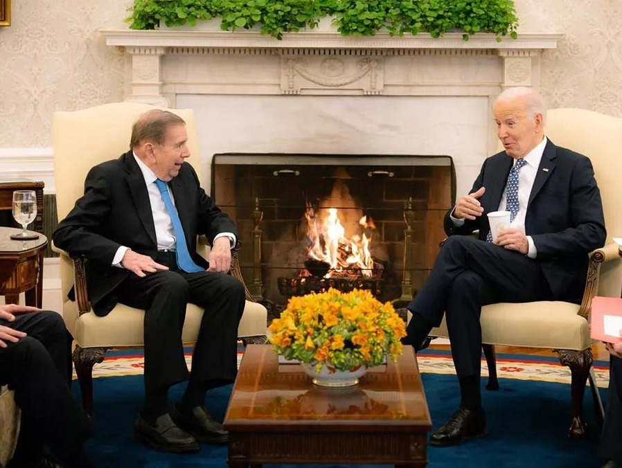 Venezuelanos enfrentam novo capítulo de tirania com posse de Maduro e promessa de González