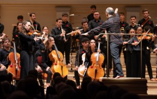 Orquestra leva protesto e resistência com Shostakovitch e Rzewski em concerto