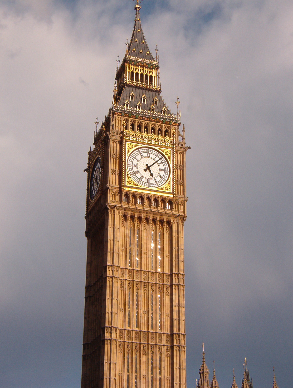 Brasileiros passarão a pagar para solicitar autorização de entrada no Reino Unido