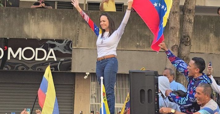 A ameaçadora ascensão de María Corina Machado: por que Nicolás Maduro teme sua influência?