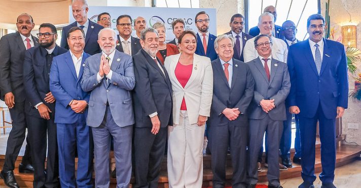 Esquerda Latino-Americana Reúne-se para Reagir às Deportações de Trump e Tensão Econômica com a Colômbia