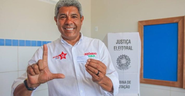 Bahia: governador promove livro 'Ainda Estou Aqui' nas escolas para discutir memória e direitos humanos