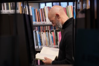 Reflexões sobre a Routine Matinal e a Importância da Leitura: Um Dia na Biblioteca