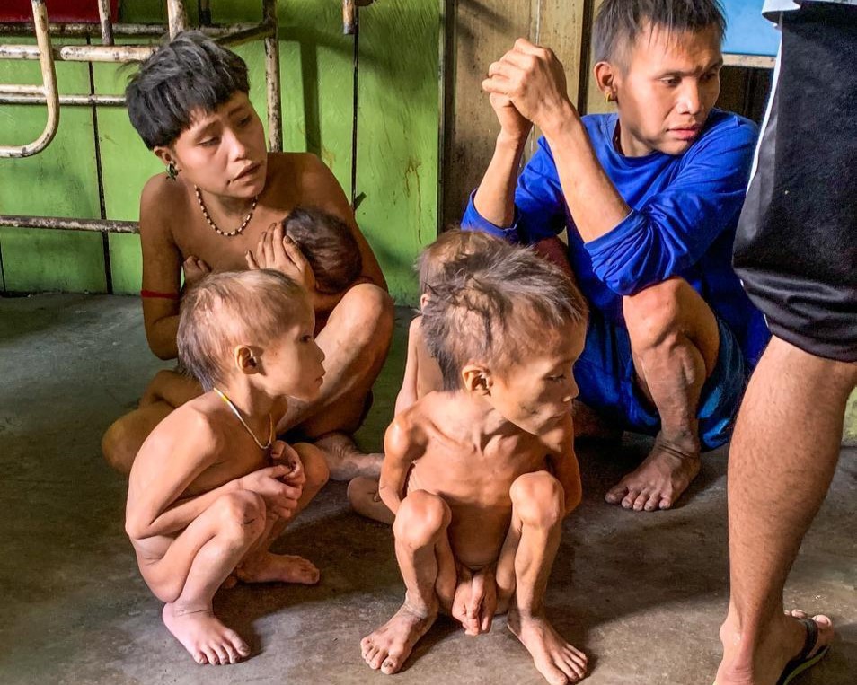 Crise Humanitária na Terra Yanomami: Em Dois Anos, a Saúde Indígena Atinge Níveis Alarmantes