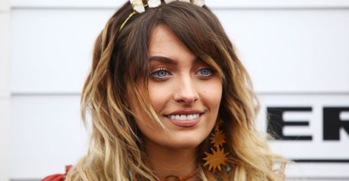 Paris Jackson Celebra 5 Anos de Sobriedade e Compartilha Sua Luta Contra o Vício