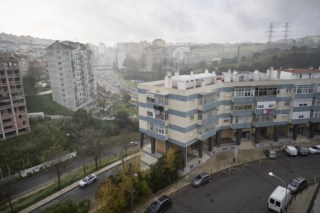 Moradores de Lisboa se opõem à construção que destruirá jardim comunitário