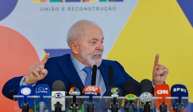 Gazeta do Povo critica governo Lula e STF como 'paraíso para os corruptos'