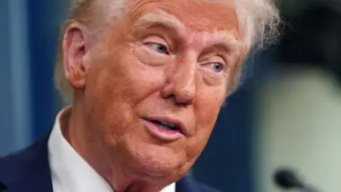 Lula critica protecionismo de Trump e defende reciprocidade comercial entre Brasil e EUA