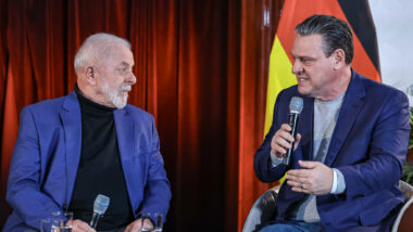 Governo e Eletrobras firmam acordo para maior poder de voto da União na gestão da empresa