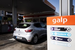 Galp registra lucro de 961 milhões em 2024, segundo maior da história, apesar de queda de 4%