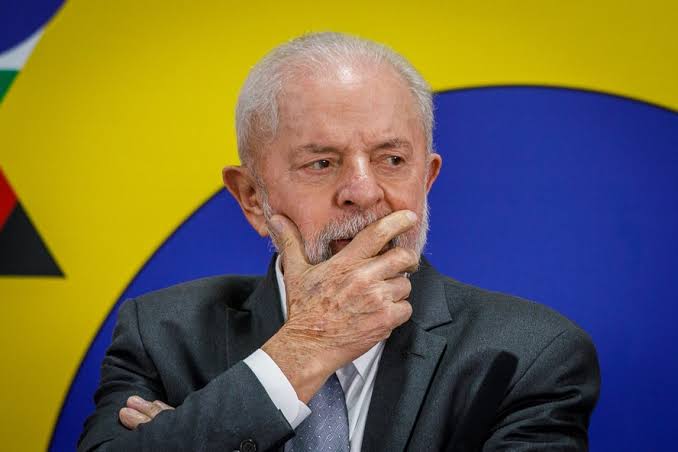 Lula busca recuperar popularidade com proposta de liberação do FGTS em meio à crise econômica
