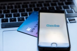 Revolut Avança na Oferta de Contas com IBAN Nacional Após Abertura de Sucursal em Portugal
