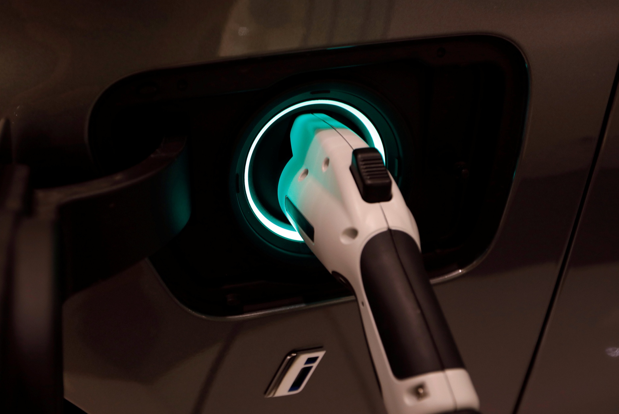 Vendas de Híbridos Superam Gasolina na Europa: O Que Isso Significa?