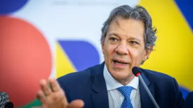 Haddad confirma envio de projeto de isenção do IR até R$ 5 mil antes do Carnaval