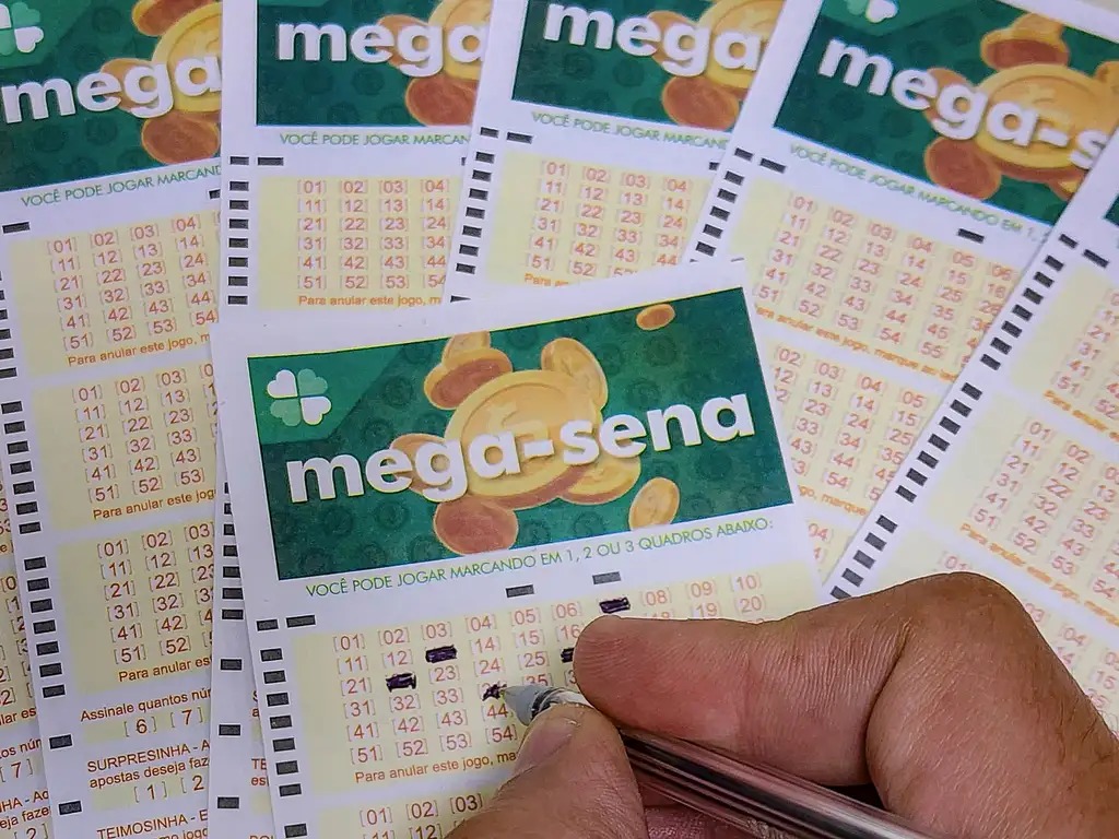 Mega-Sena: Entenda quanto rende o prêmio acumulado de R$ 130 milhões em diferentes investimentos