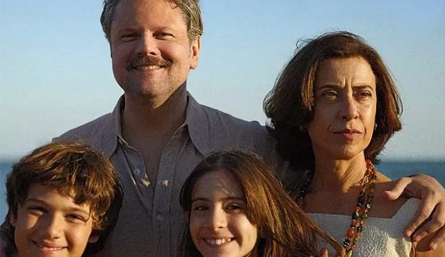 A Inclusão da Música de Serge Gainsbourg em 'Ainda Estou Aqui' Gera Polêmica sobre Assédio e Arte