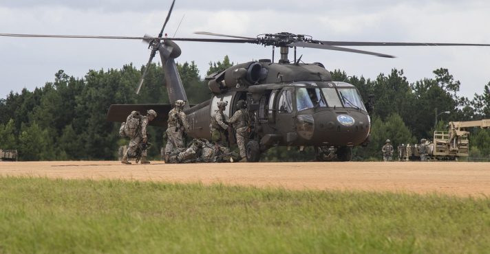 EUA revogam alistamento de pessoas trans nas Forças Armadas sob proposta de Trump