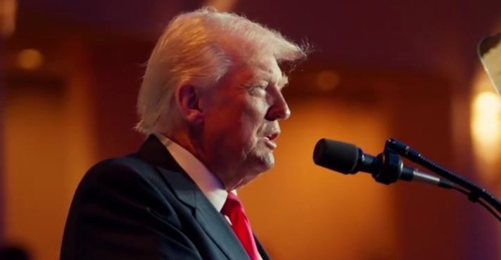 Trump Assina Ordem para Restringir Acesso de Tecnologias dos EUA a Países Adversários