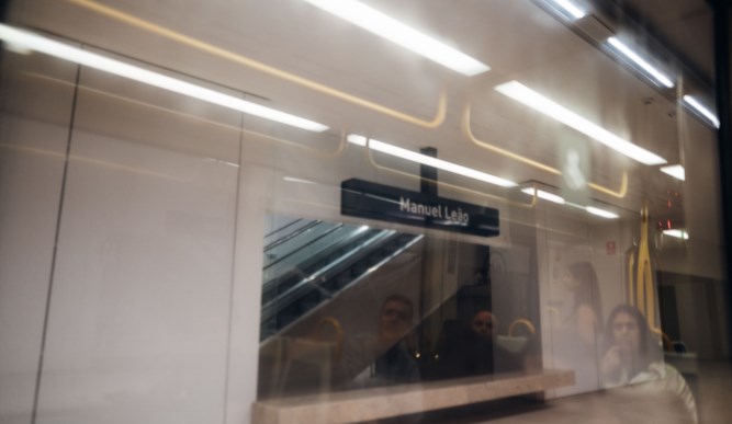 Ucrânia e EUA: Acordo de Terras Raras e Questões de Segurança em Estações de Metro Portuguesas