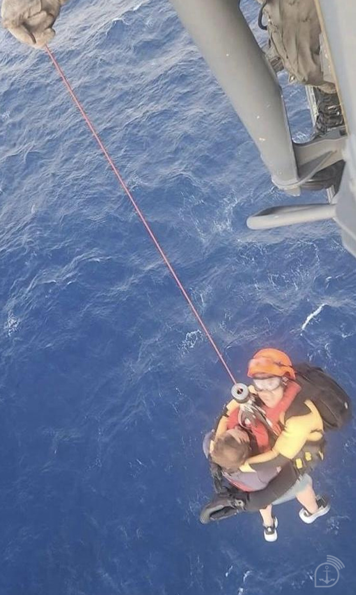 Marinha do Brasil realiza resgate de tripulante ucraniano com suspeita de infarto em operação médica