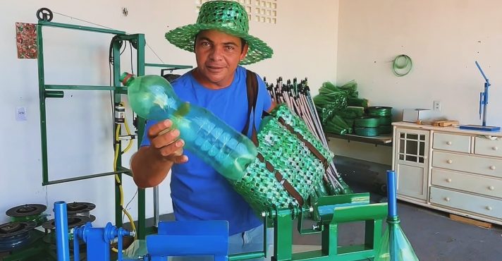Gari transforma garrafas PET em vassouras e fatura R$ 7,5 mil por mês com sua máquina de reciclagem