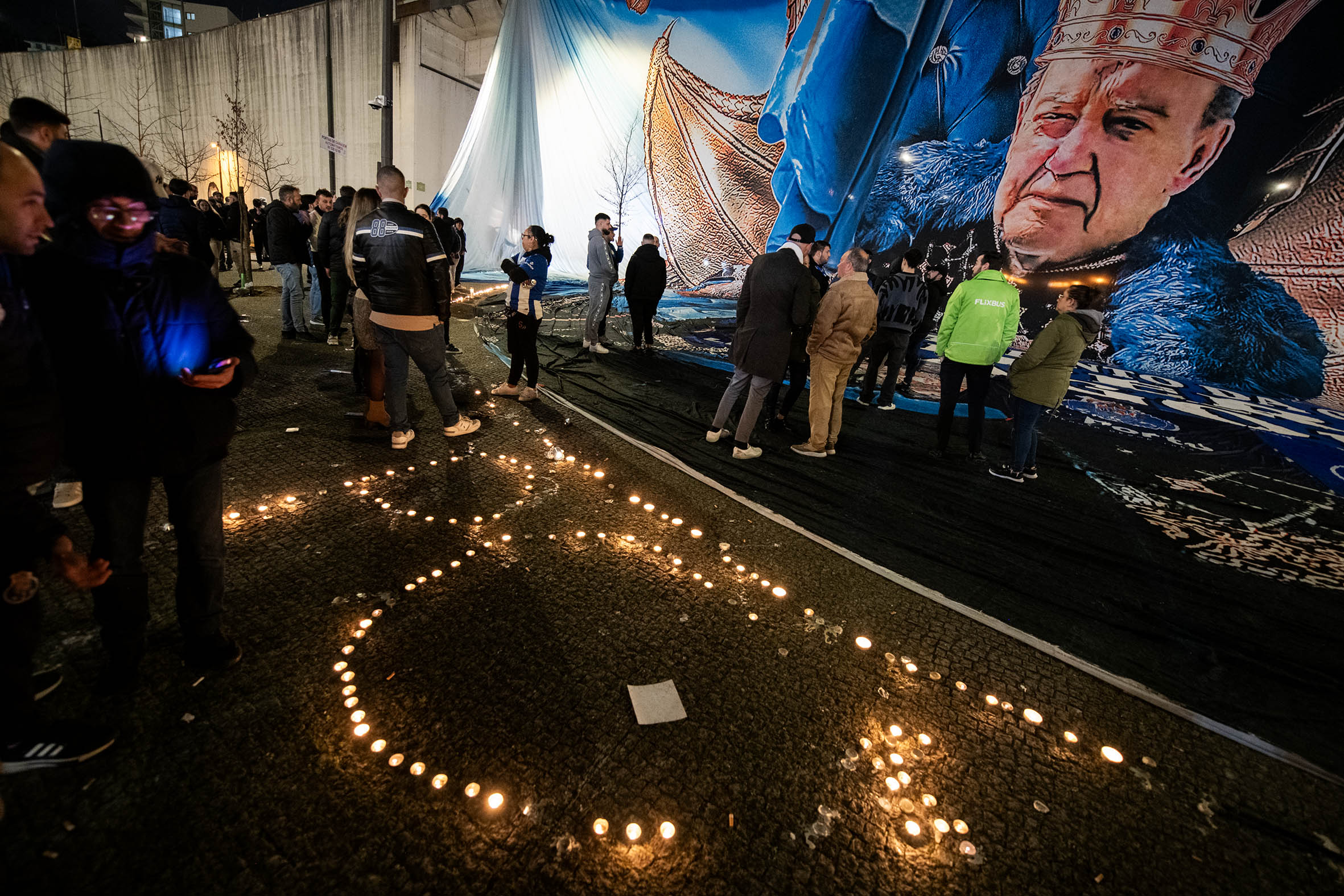 Adeus a Pinto da Costa: Adeptos Prestam Homenagem com Festa e Emoção