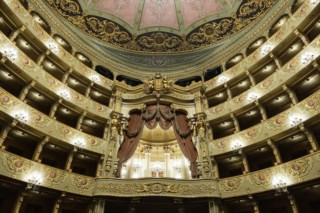 Teatro Nacional de São Carlos Inicia Temporada com O Elixir de Amor em Faro