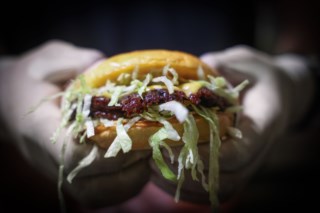 A Revolução dos Smash Burgers em Lisboa: Uma Nova Sensação Gastronômica