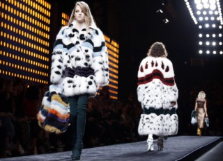 Fendi: Um Século de Luxo e Inovação na Moda Italiana