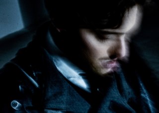 Extrazen lança EP que reflete emoções e a conexão com as mãos