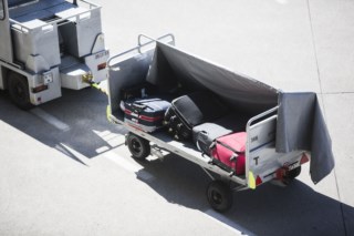 O que acontece com suas malas de viagem no aeroporto? Entenda o processo e evite perdas!