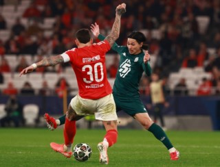 Benfica enfrenta Barcelona em duelo decisivo da Liga dos Campeões