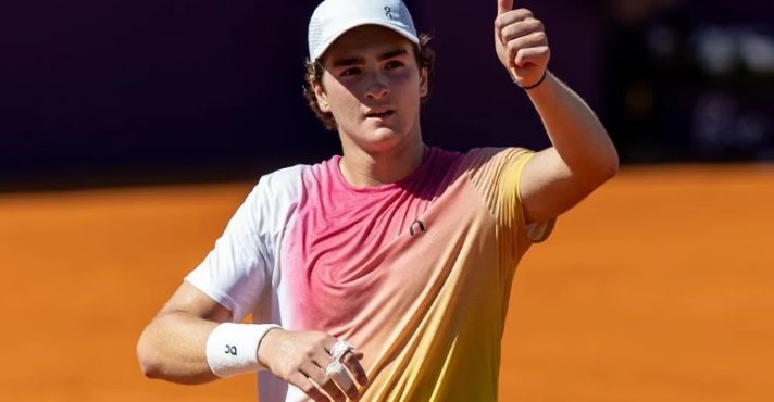 João Fonseca se torna campeão do ATP 250 em Buenos Aires e é aplaudido por lendas do tênis mundial