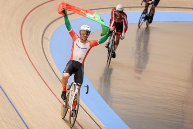 Aquecimento: Os Desafios do Futebol e Ciclismo Neste Fim de Semana