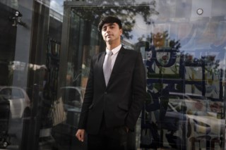 A jornada de Abdul: De refugiado afegão a estudante e trabalhador em Portugal